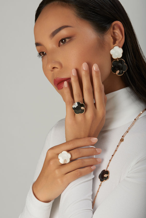 Ton Joli jewelry set: necklace, rings and earrings in 18k rose gold with onyx, white and champagne diamonds 