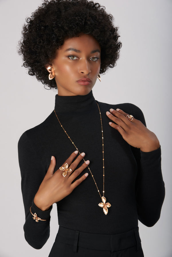 Giardini Segreti necklace, rings, bracelet and earrings in 18k rose gold with white diamonds