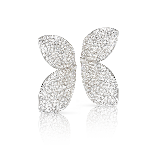 Earrings in 18k White Gold with White Diamonds.