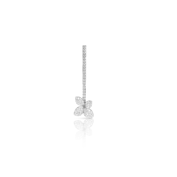 Single Earring in 18k White Gold with Diamonds.