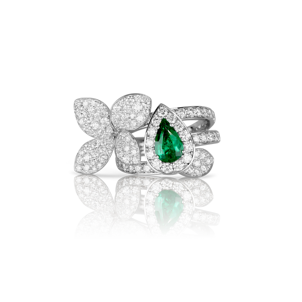 Ring in 18k White Gold with Emerald and Diamonds.
