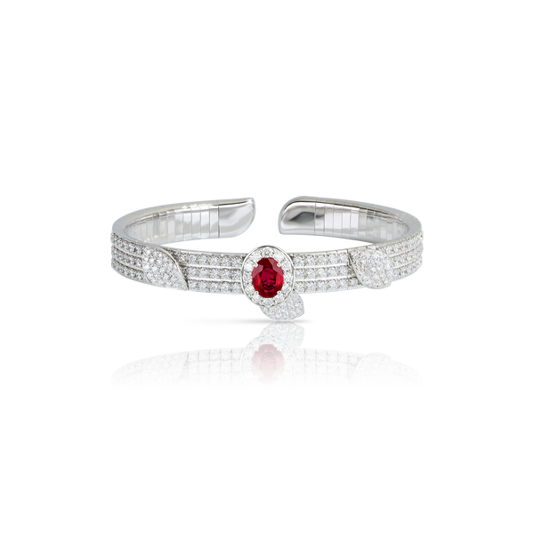 Bracelet in 18k White Gold with oval Ruby 6x8 and Diamonds.