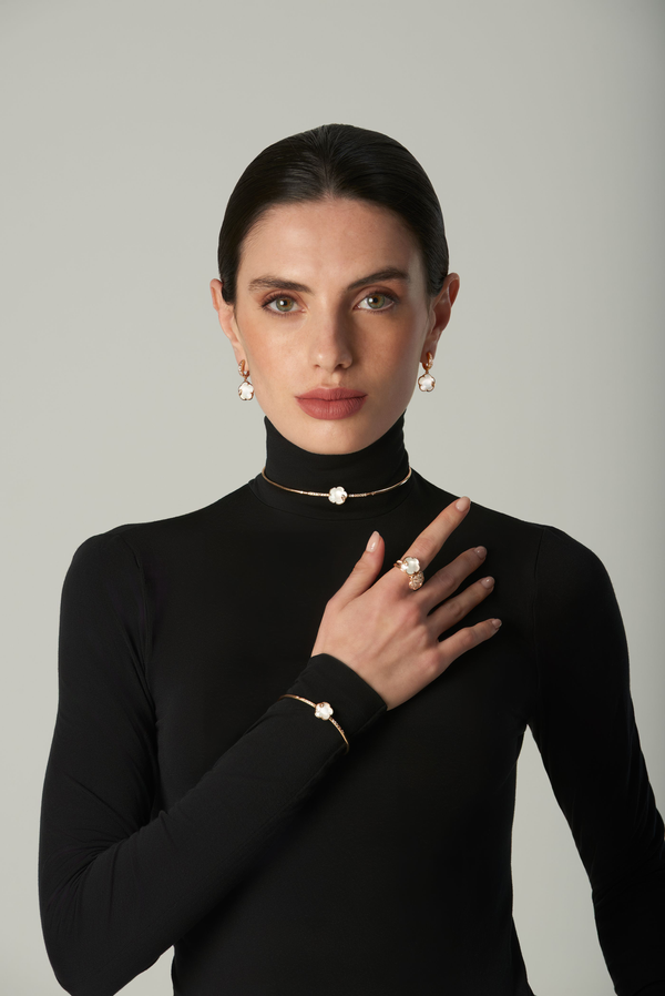 Bracelet, earrings, ring and choker in 18k Rose Gold with Pearl of the Moon gem and Diamonds.