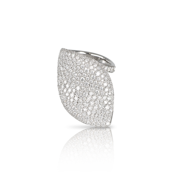 Ring in 18k White Gold with White Diamonds.