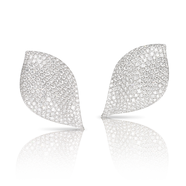 Earrings in 18k White Gold with White Diamonds.