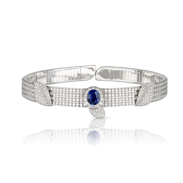 Choker in 18k White Gold with oval Blue Sapphire  and Diamonds.
