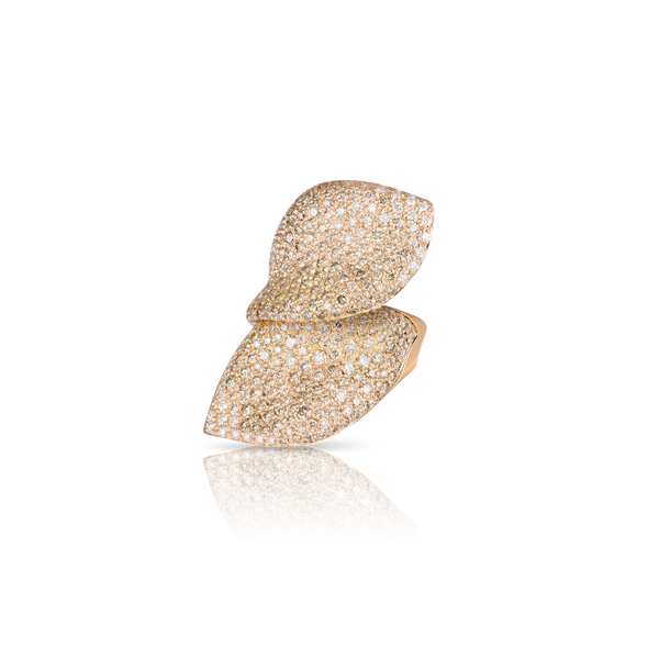 Ring in 18k Rose Gold with White and Champagne Diamonds.