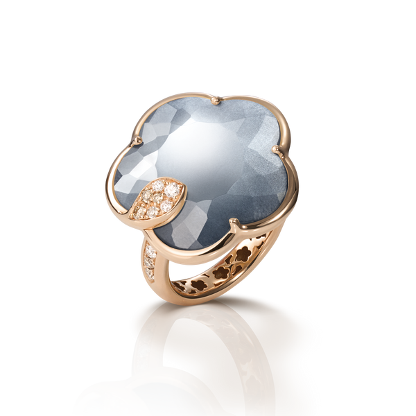 Ring in 18k Rose Gold with Lunar Night Blue Gem and Diamonds.