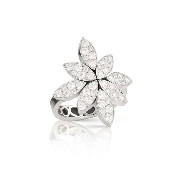Ghirlanda ring in 18k White gold with white diamonds.