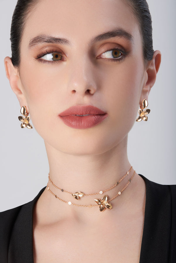 Five Leaves Small Earrings and Opera Necklace in 18k Rose Gold with White Diamonds on model