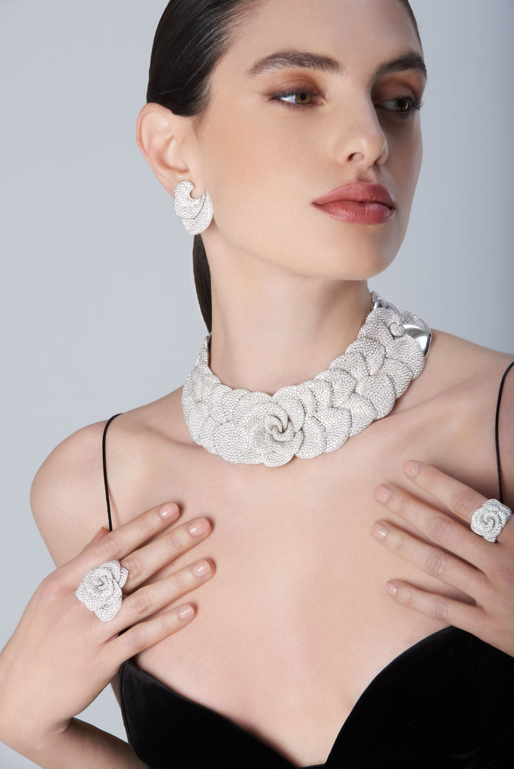 Ring, earrings and collier in 18k White Gold with White Diamonds and Rubies