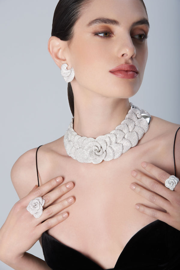 Ring, earrings and collier in 18k White Gold with White Diamonds and Rubies