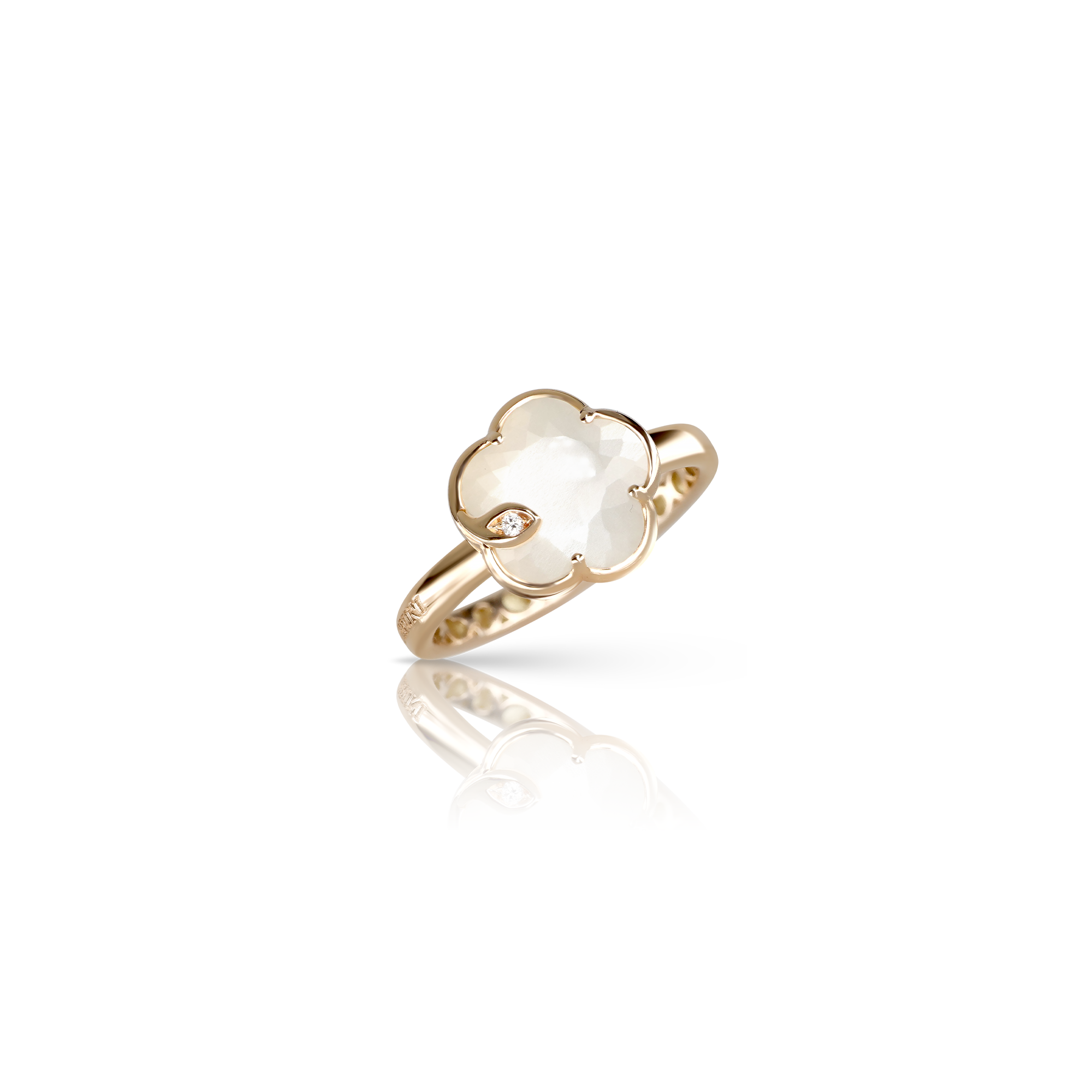 Ring 18k Rose Gold with Pearl of the Moon Gem made of Mother of Pearl and White Moonstone, with Diamond.