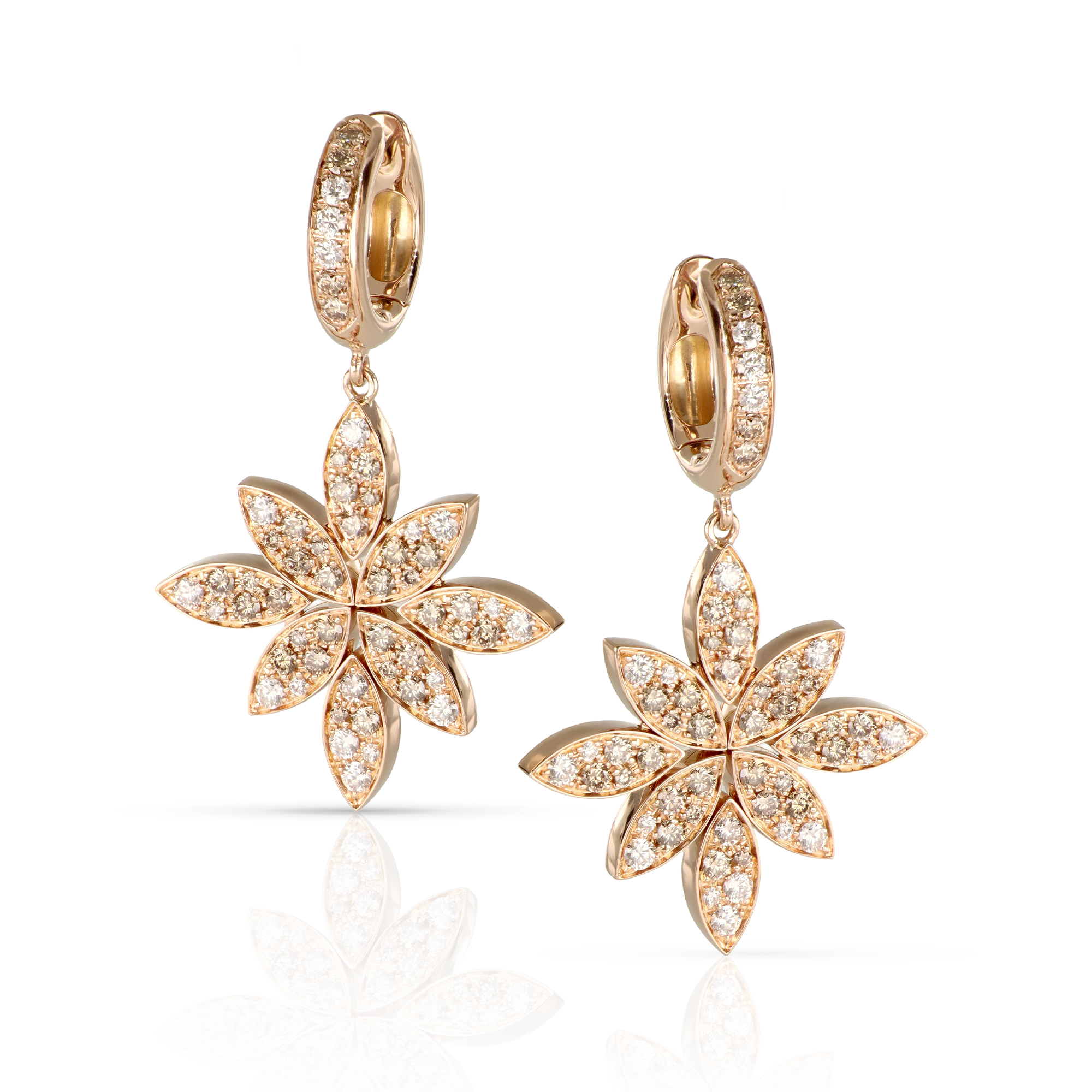 Dangle Earrings in 18k Rose Gold with Diamonds.