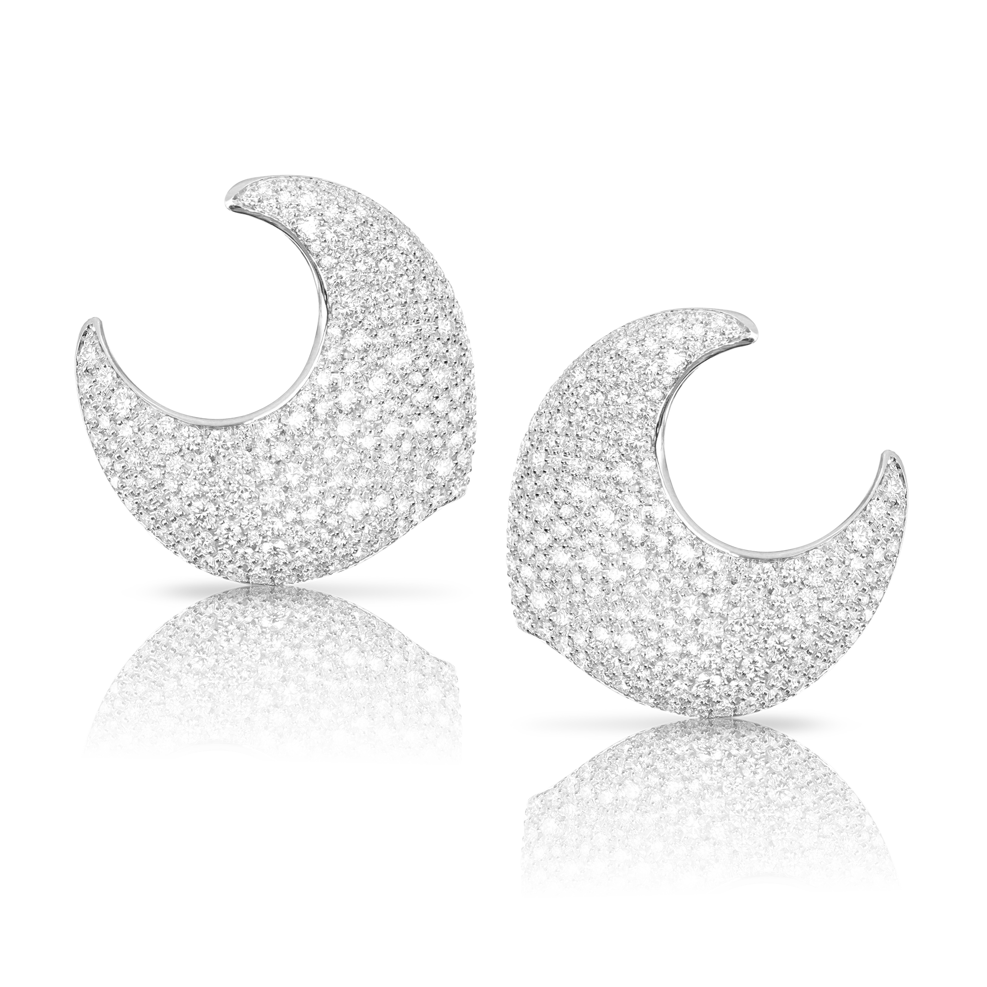 Earrings in 18k White Gold with White Diamonds, Medium Size.