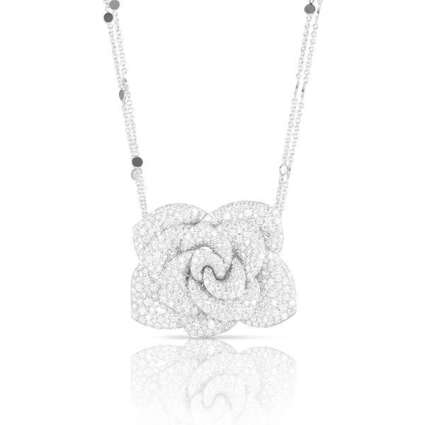 Necklace in 18k White Gold with White Diamonds.