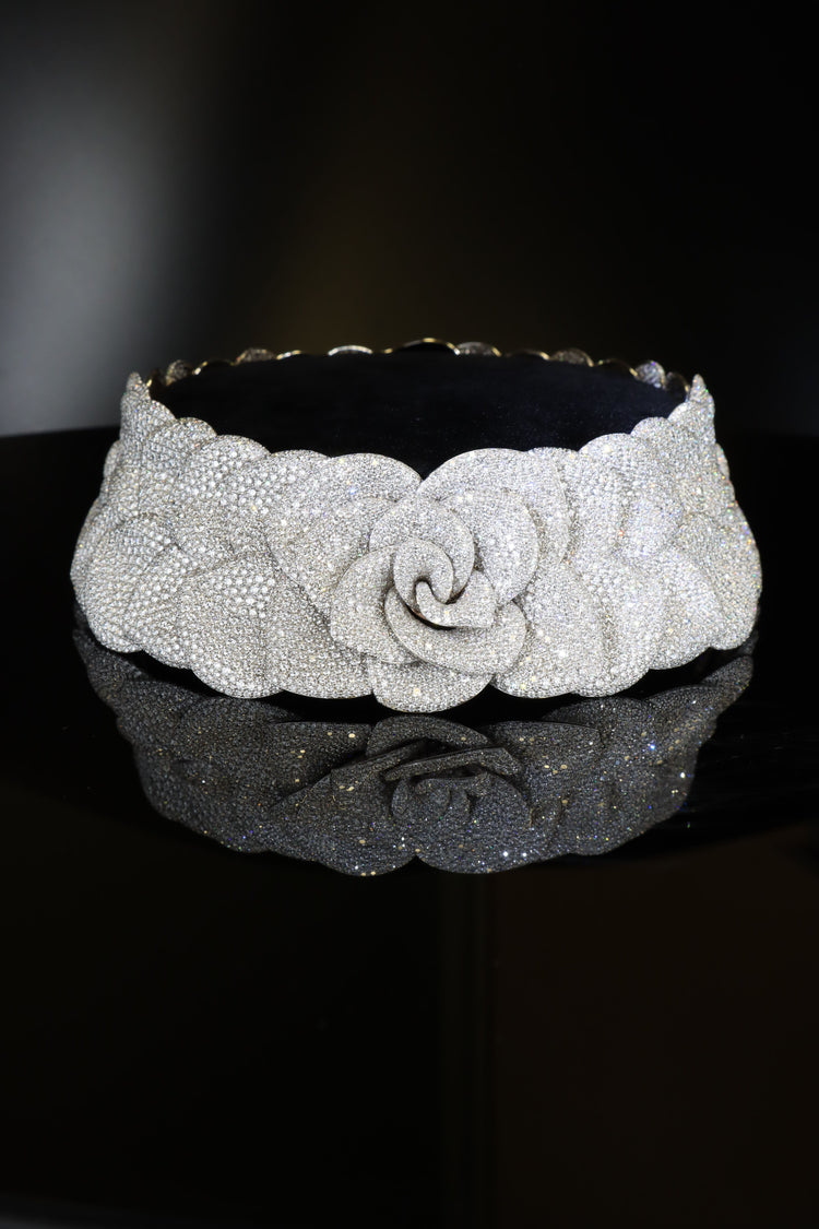 Collier with White Diamonds on black background.
