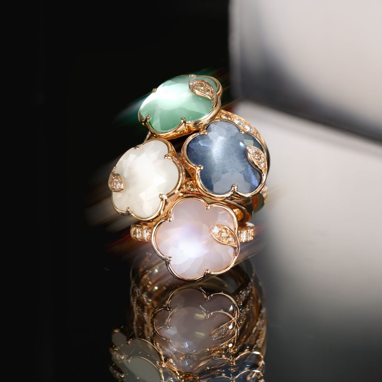 Petit Joli ring with colored gemstones.