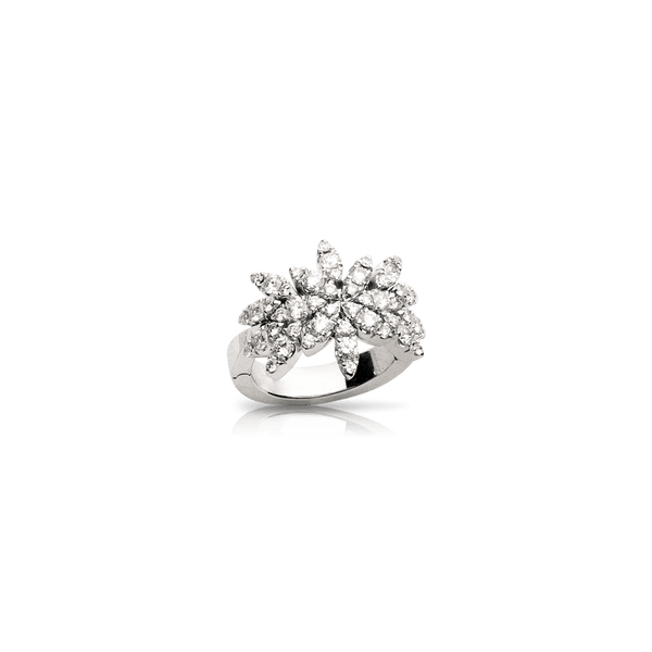 Ring in 18k White Gold with White Diamonds.