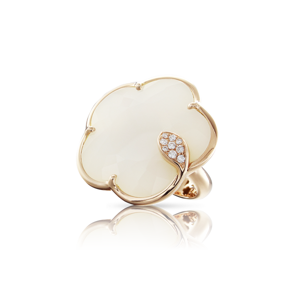 Ring in 18k Rose Gold with White Agate, Mother of Pearl and Diamonds.