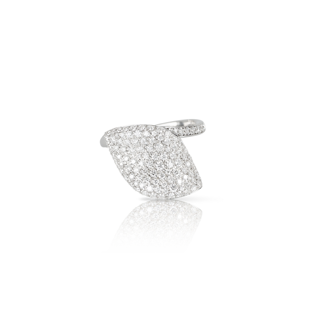 Ring in 18k White Gold with White Diamonds.